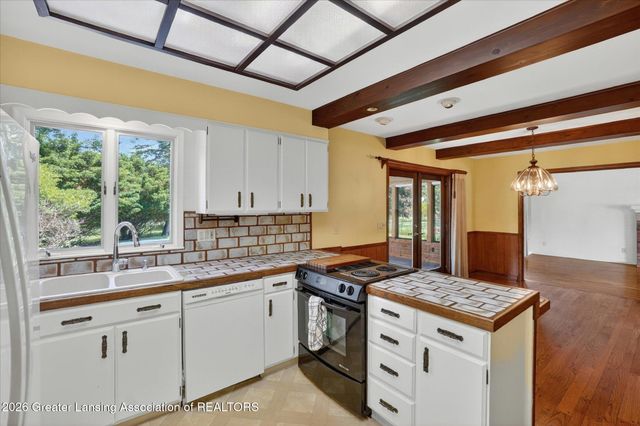 312 Murphy Circle, East Lansing, MI 48823