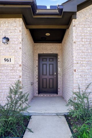 961 Billups Drive, Van Alstyne, TX 75495