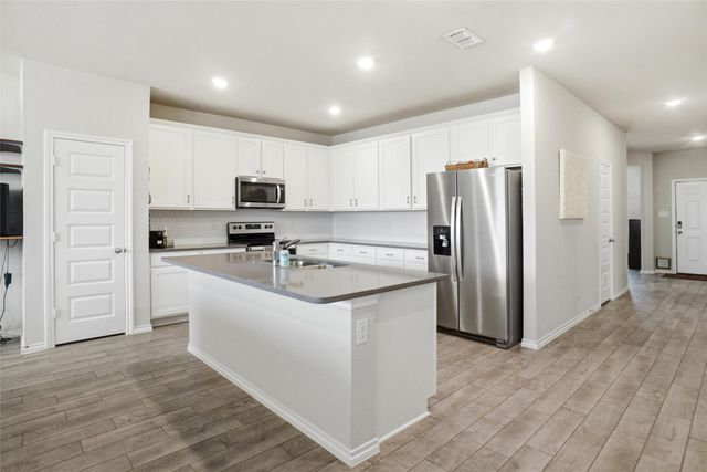 961 Billups Drive, Van Alstyne, TX 75495