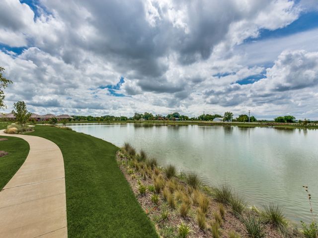 10624 Echo Brook Lane, Aubrey, TX 76227