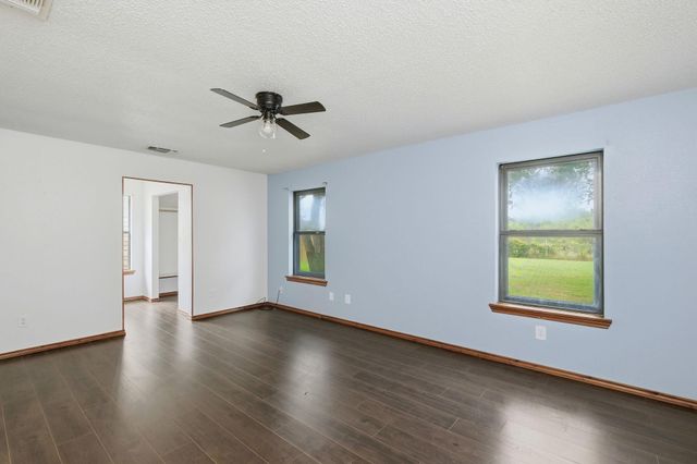 900 County Road 474, Elgin, TX 78621