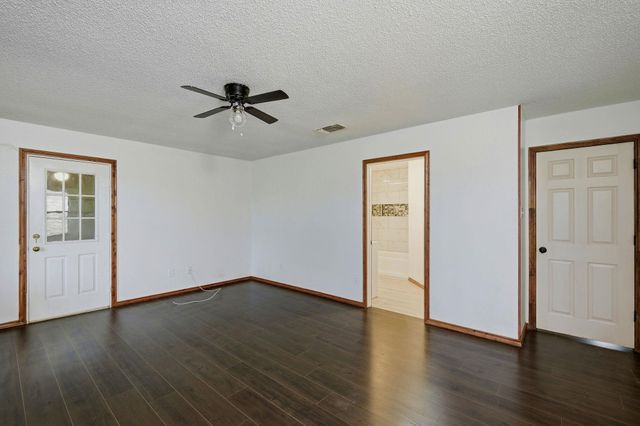900 County Road 474, Elgin, TX 78621