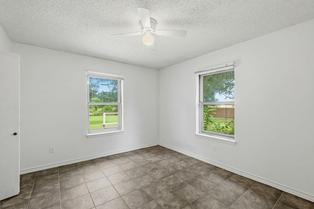 900 County Road 474, Elgin, TX 78621