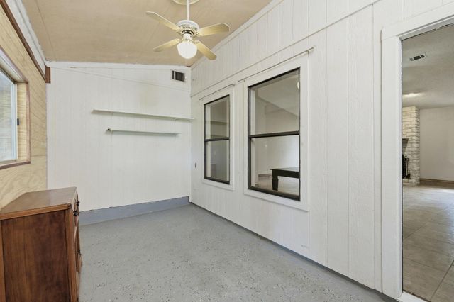900 County Road 474, Elgin, TX 78621