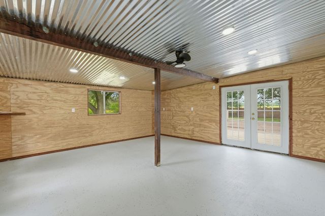 900 County Road 474, Elgin, TX 78621
