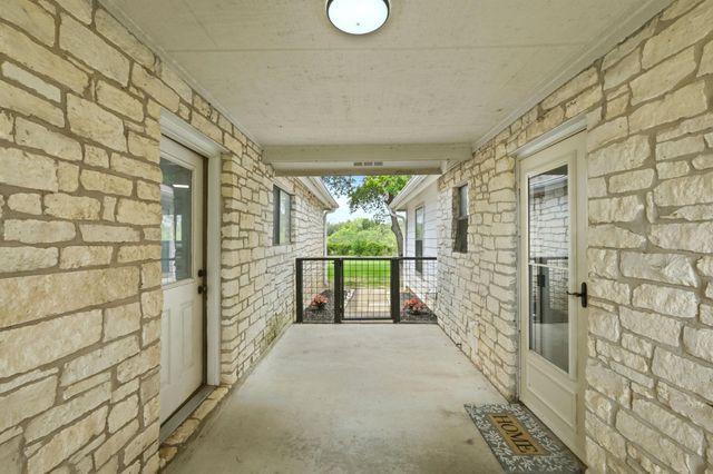 900 County Road 474, Elgin, TX 78621