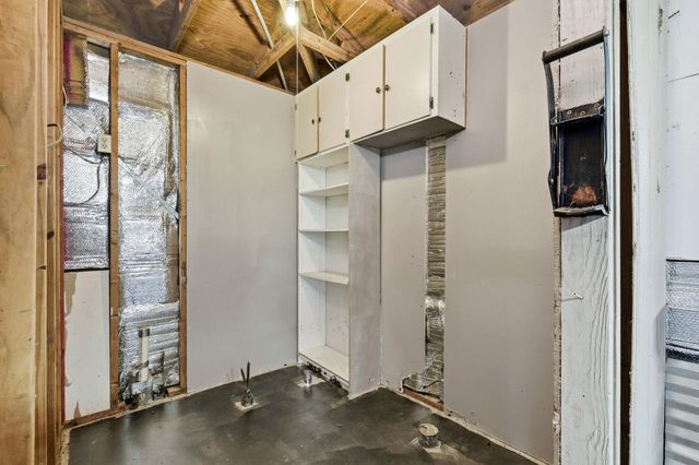 900 County Road 474, Elgin, TX 78621