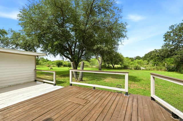 900 County Road 474, Elgin, TX 78621