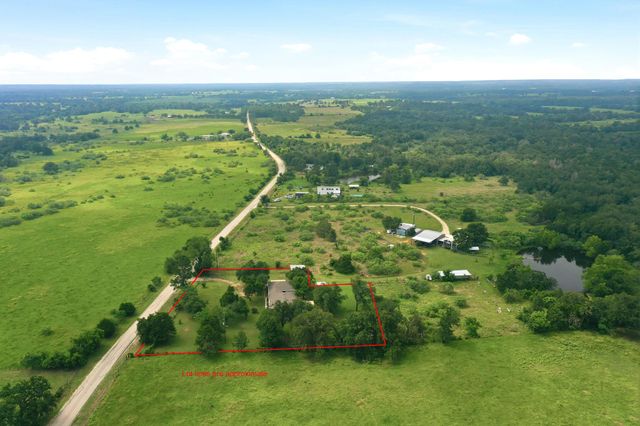 900 County Road 474, Elgin, TX 78621