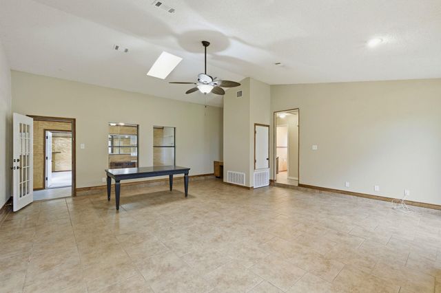 900 County Road 474, Elgin, TX 78621