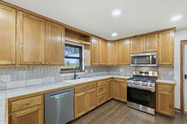 900 County Road 474, Elgin, TX 78621