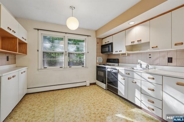 501 Terhune Terrace, Wyckoff, NJ 07481