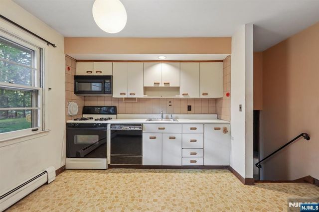 501 Terhune Terrace, Wyckoff, NJ 07481