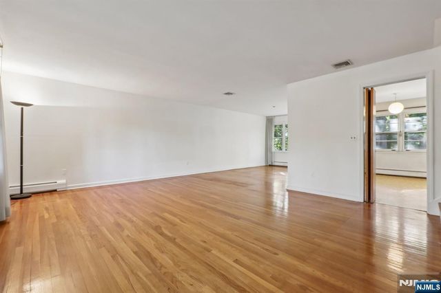 501 Terhune Terrace, Wyckoff, NJ 07481