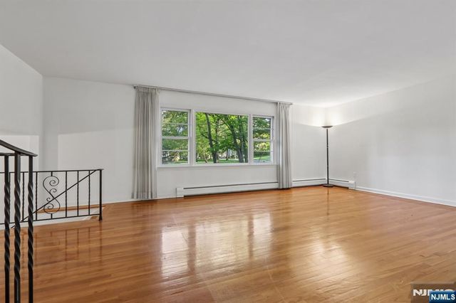 501 Terhune Terrace, Wyckoff, NJ 07481
