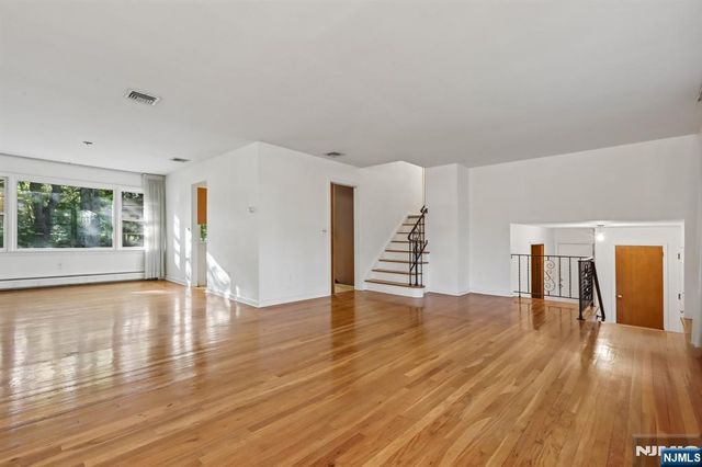 501 Terhune Terrace, Wyckoff, NJ 07481