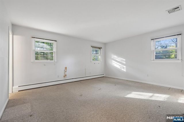 501 Terhune Terrace, Wyckoff, NJ 07481