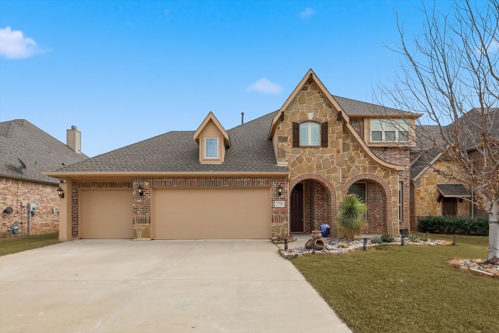 2739 Chimney Rock Road, Burleson, TX 76028