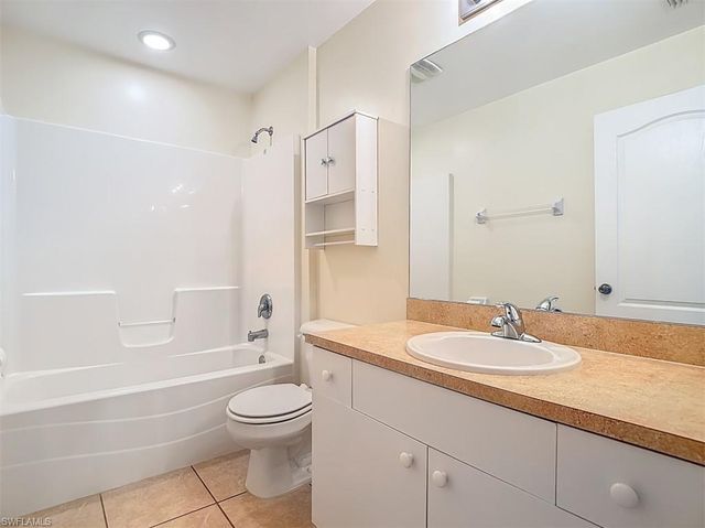 1208 NW 6th PL, Cape Coral, FL 33993