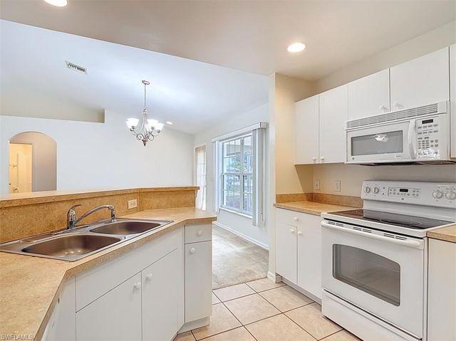 1208 NW 6th PL, Cape Coral, FL 33993