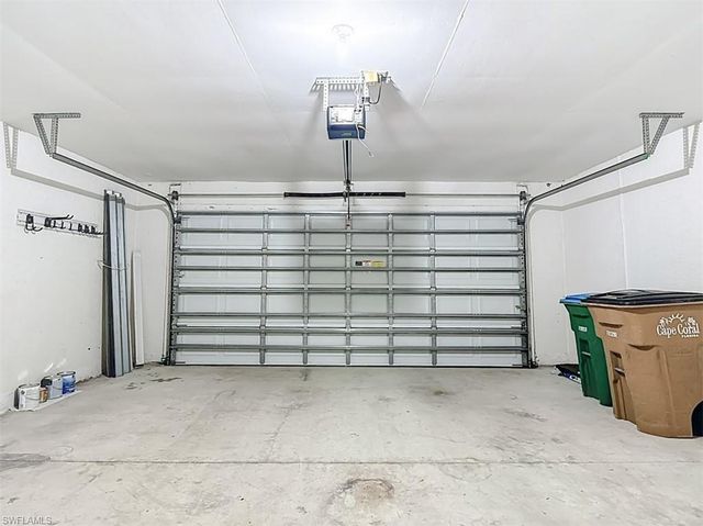 1208 NW 6th PL, Cape Coral, FL 33993