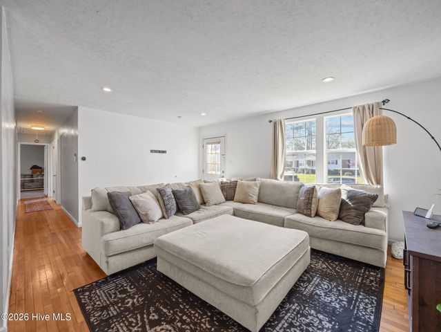 720 Barn Street, Jacksonville, NC 28540