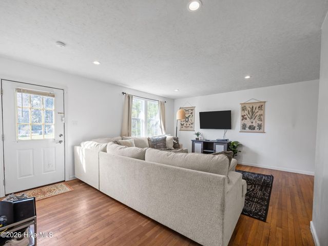 720 Barn Street, Jacksonville, NC 28540