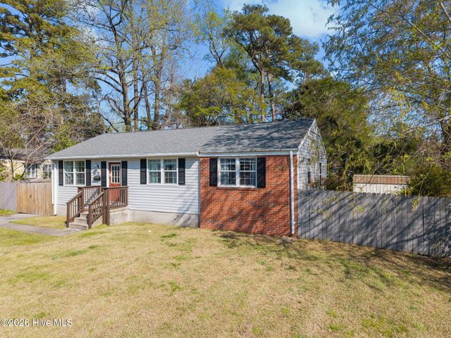 720 Barn Street, Jacksonville, NC 28540