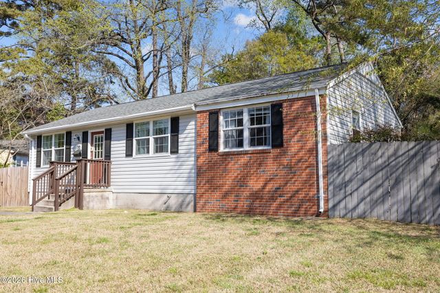 720 Barn Street, Jacksonville, NC 28540