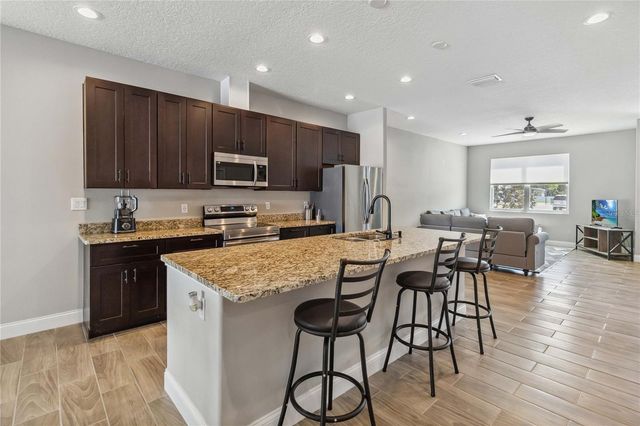 6592 TAXIWAY CIRCLE, Orlando, FL 32822