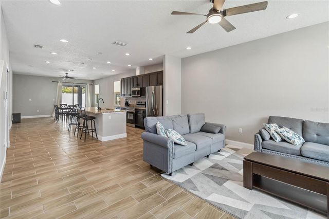 6592 TAXIWAY CIRCLE, Orlando, FL 32822