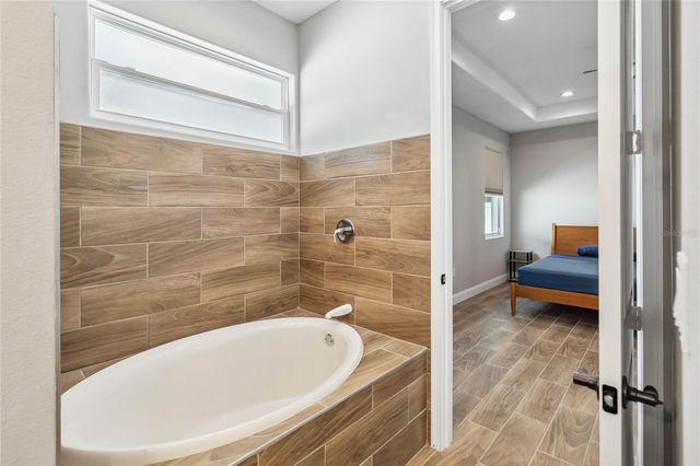 6592 TAXIWAY CIRCLE, Orlando, FL 32822