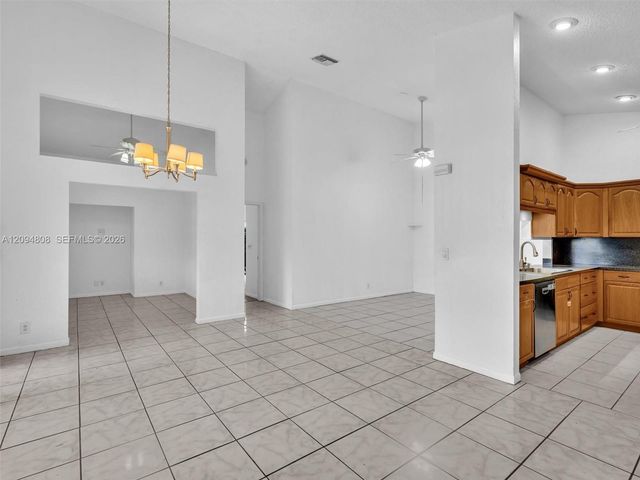 5201 SW 31st Avenue 112, Dania Beach, FL 33312