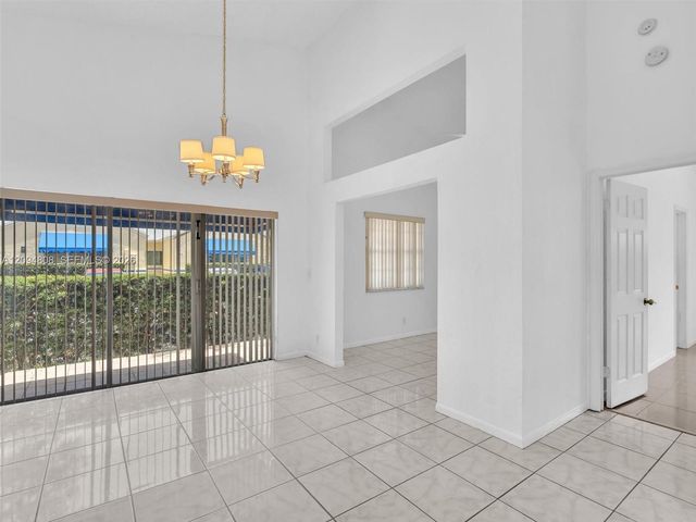 5201 SW 31st Avenue 112, Dania Beach, FL 33312
