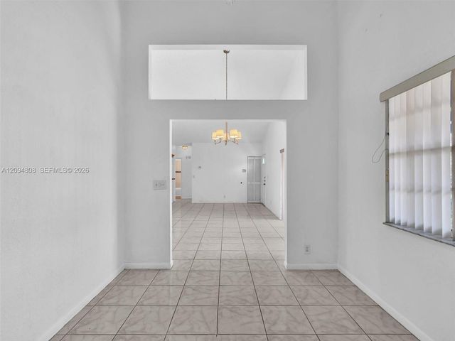 5201 SW 31st Avenue 112, Dania Beach, FL 33312
