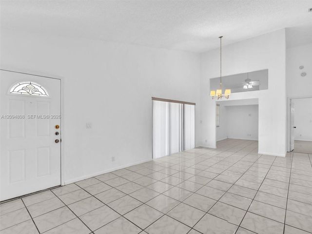 5201 SW 31st Avenue 112, Dania Beach, FL 33312