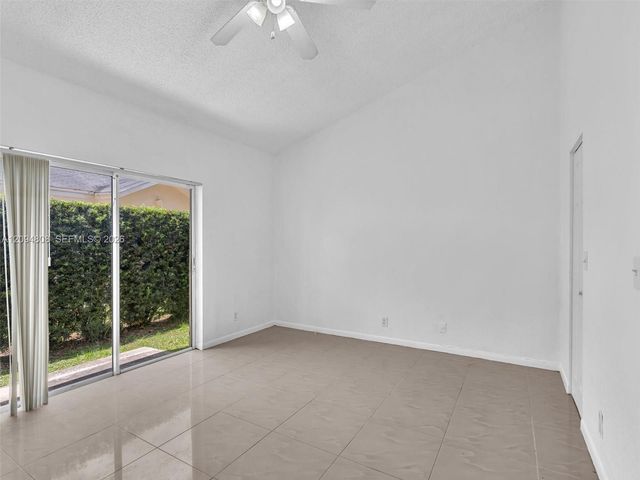 5201 SW 31st Avenue 112, Dania Beach, FL 33312