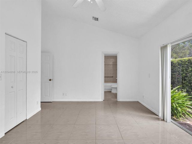 5201 SW 31st Avenue 112, Dania Beach, FL 33312