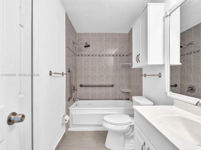 5201 SW 31st Avenue 112, Dania Beach, FL 33312