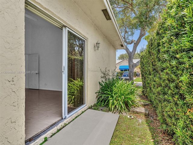5201 SW 31st Avenue 112, Dania Beach, FL 33312