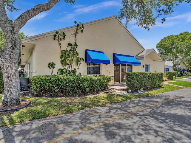 5201 SW 31st Avenue 112, Dania Beach, FL 33312