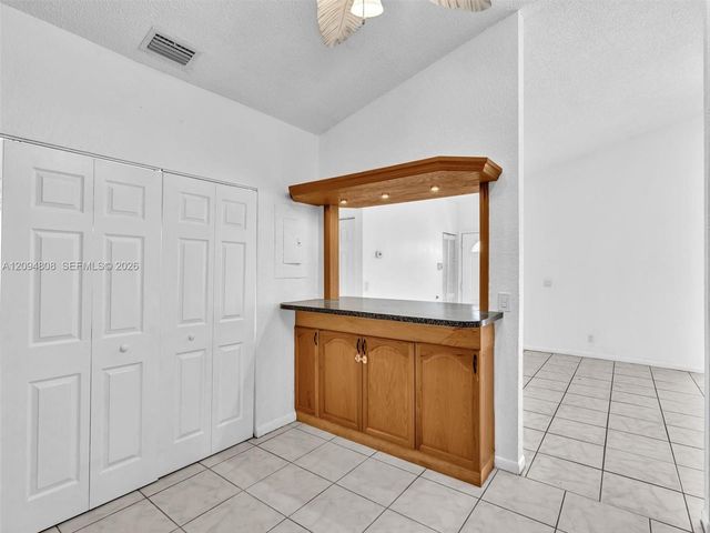 5201 SW 31st Avenue 112, Dania Beach, FL 33312