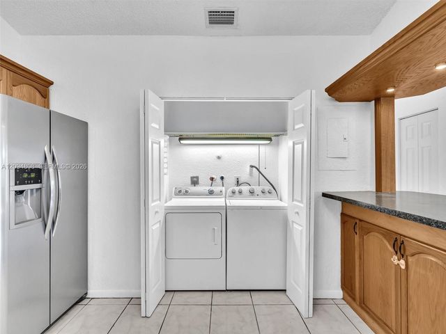 5201 SW 31st Avenue 112, Dania Beach, FL 33312
