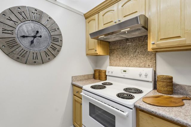 1945 Mount Vernon Court 4, Mountain View, CA 94040