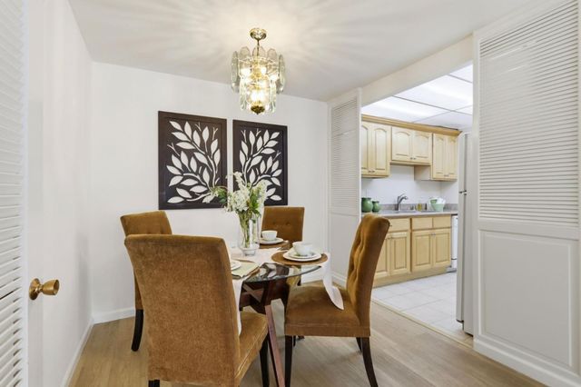 1945 Mount Vernon Court 4, Mountain View, CA 94040