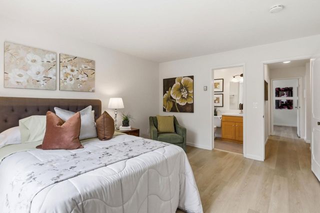 1945 Mount Vernon Court 4, Mountain View, CA 94040
