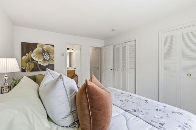 1945 Mount Vernon Court 4, Mountain View, CA 94040