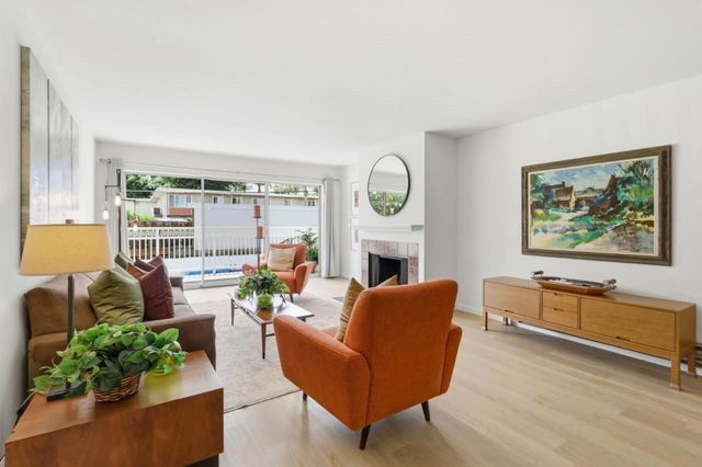 1945 Mount Vernon Court 4, Mountain View, CA 94040