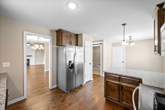 358 Wingfield Dr, Clarksville, TN 37043
