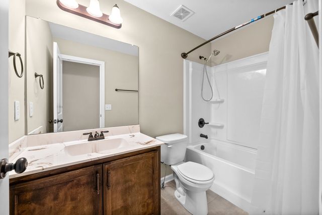 358 Wingfield Dr, Clarksville, TN 37043